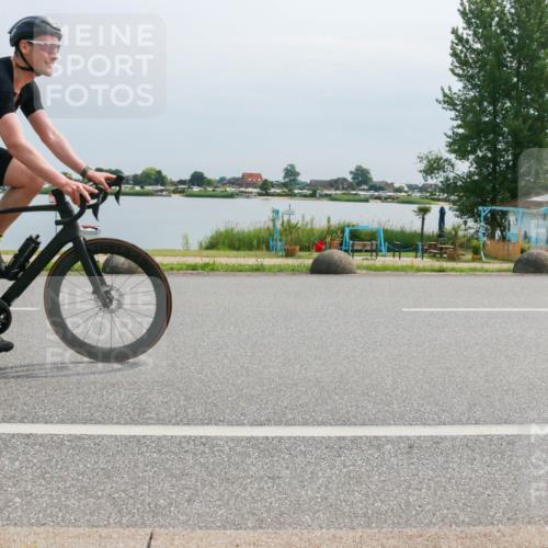 15.06.2025 - 27. Vierlanden-Triathlon H.Heesch http://msf.ph/oto/8021090 15.06.2025 11:16:30 Radfahren 45, 603, 717, 805 meine-sportfotos.de