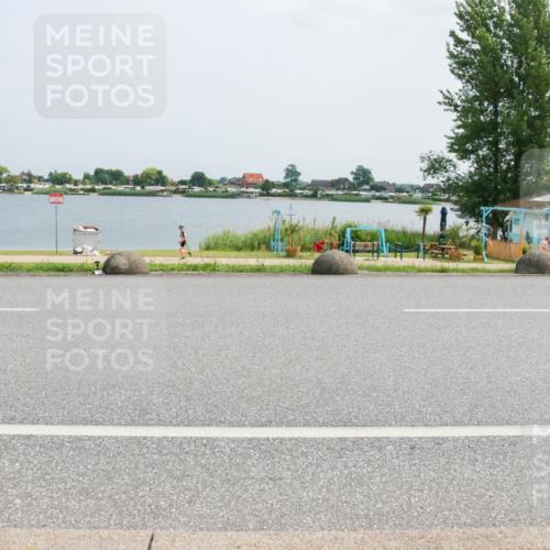 21.06.2025 - 27. Vierlanden-Triathlon H.Heesch http://msf.ph/oto/8021095 15.06.2025 12:04:32 Radfahren 725, 833 meine-sportfotos.de