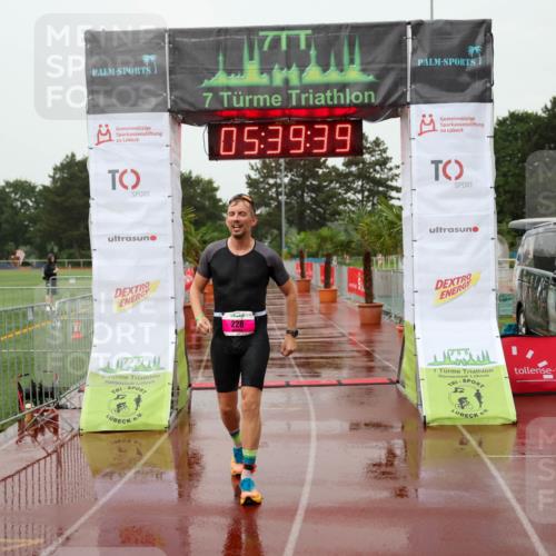 15.06.2025 - 7 Türme Triathlon Michael Strokosch http://msf.ph/oto/8021101 15.06.2025 15:39:38 Ziel 228 meine-sportfotos.de