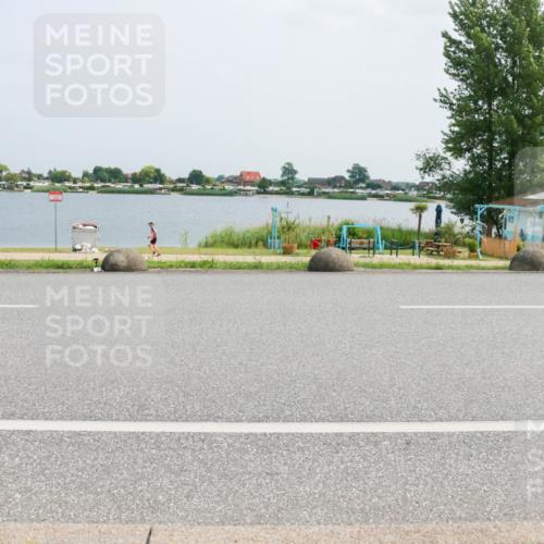21.06.2025 - 27. Vierlanden-Triathlon H.Heesch http://msf.ph/oto/8021119 15.06.2025 12:04:33 Radfahren 725, 833 meine-sportfotos.de