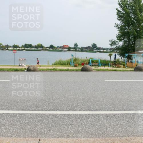 21.06.2025 - 27. Vierlanden-Triathlon H.Heesch http://msf.ph/oto/8021126 15.06.2025 12:04:33 Radfahren 725, 833 meine-sportfotos.de