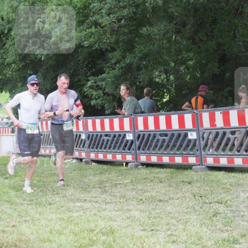 21.06.2025 - 27. Vierlanden-Triathlon KatJ http://msf.ph/oto/8021153 15.06.2025 13:20:28 Ziel 688, 694, 709 meine-sportfotos.de