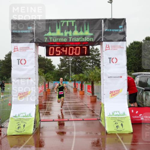 15.06.2025 - 7 Türme Triathlon Michael Strokosch http://msf.ph/oto/8021184 15.06.2025 15:40:07 Ziel 271 meine-sportfotos.de