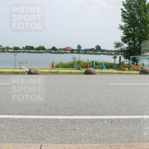 21.06.2025 - 27. Vierlanden-Triathlon H.Heesch http://msf.ph/oto/8021185 15.06.2025 12:04:43 Radfahren 237, 822, 826, 913 meine-sportfotos.de