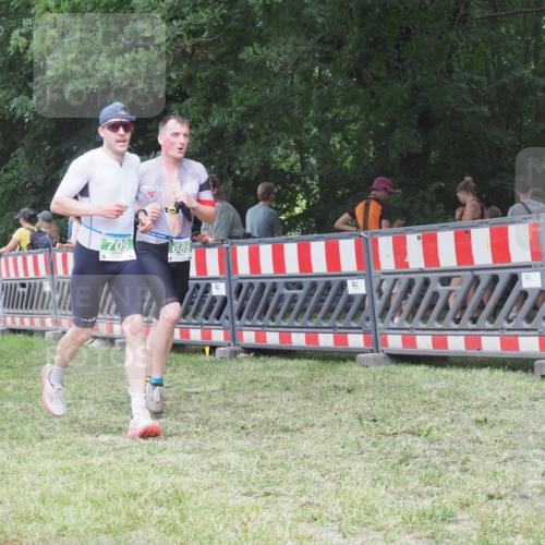 21.06.2025 - 27. Vierlanden-Triathlon KatJ http://msf.ph/oto/8021187 15.06.2025 13:20:29 Ziel 688, 694, 709 meine-sportfotos.de
