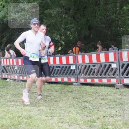 21.06.2025 - 27. Vierlanden-Triathlon KatJ http://msf.ph/oto/8021213 15.06.2025 13:20:29 Ziel 688, 694, 709 meine-sportfotos.de