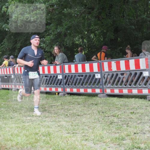21.06.2025 - 27. Vierlanden-Triathlon KatJ http://msf.ph/oto/8021258 15.06.2025 13:20:30 Ziel 688, 694, 709 meine-sportfotos.de
