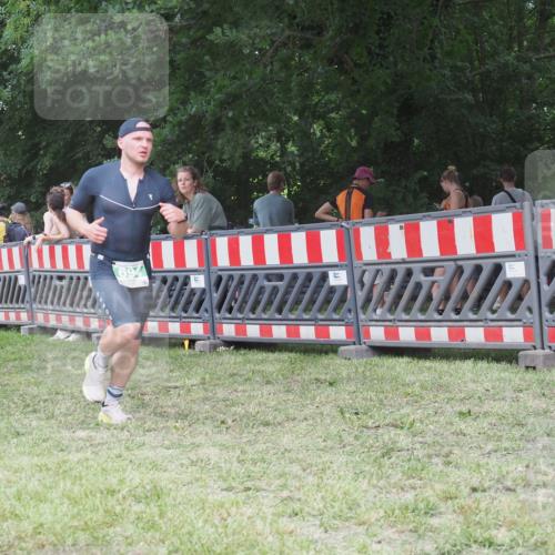 21.06.2025 - 27. Vierlanden-Triathlon KatJ http://msf.ph/oto/8021267 15.06.2025 13:20:30 Ziel 688, 694, 709 meine-sportfotos.de