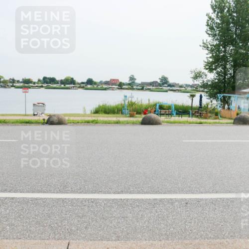 15.06.2025 - 27. Vierlanden-Triathlon H.Heesch http://msf.ph/oto/8021327 15.06.2025 10:27:19 Radfahren 206, 586, 594 meine-sportfotos.de