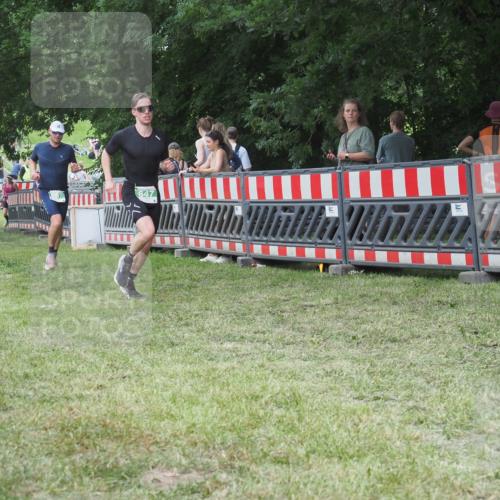 21.06.2025 - 27. Vierlanden-Triathlon KatJ http://msf.ph/oto/8021383 15.06.2025 13:20:42 Ziel 647, 697 meine-sportfotos.de
