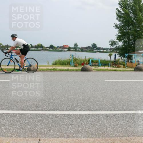 21.06.2025 - 27. Vierlanden-Triathlon H.Heesch http://msf.ph/oto/8021405 15.06.2025 12:04:56 Radfahren 673, 699 meine-sportfotos.de