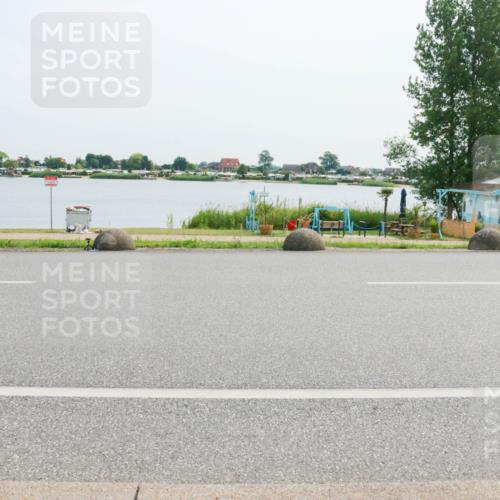 15.06.2025 - 27. Vierlanden-Triathlon H.Heesch http://msf.ph/oto/8021462 15.06.2025 10:27:24 Radfahren 176, 206, 549, 594 meine-sportfotos.de