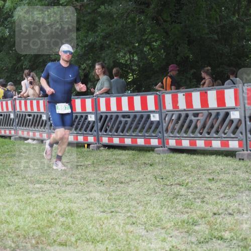 21.06.2025 - 27. Vierlanden-Triathlon KatJ http://msf.ph/oto/8021481 15.06.2025 13:20:44 Ziel 236, 647, 649, 697 meine-sportfotos.de
