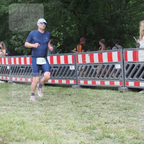 21.06.2025 - 27. Vierlanden-Triathlon KatJ http://msf.ph/oto/8021513 15.06.2025 13:20:45 Ziel 236, 647, 649, 697 meine-sportfotos.de