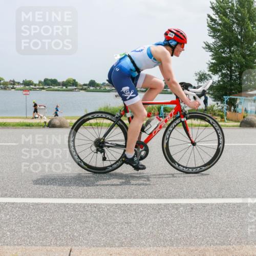 21.06.2025 - 27. Vierlanden-Triathlon H.Heesch http://msf.ph/oto/8021533 15.06.2025 12:05:05 Radfahren 915 meine-sportfotos.de