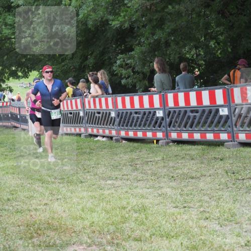 21.06.2025 - 27. Vierlanden-Triathlon KatJ http://msf.ph/oto/8021577 15.06.2025 13:20:51 Ziel 236, 649 meine-sportfotos.de