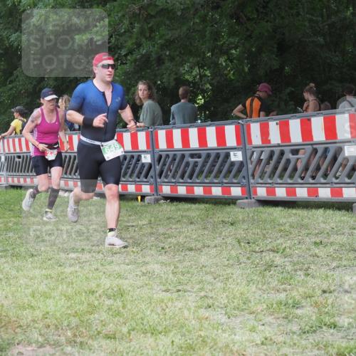 21.06.2025 - 27. Vierlanden-Triathlon KatJ http://msf.ph/oto/8021638 15.06.2025 13:20:52 Ziel 236, 649 meine-sportfotos.de