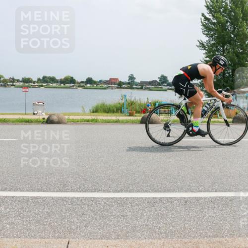 21.06.2025 - 27. Vierlanden-Triathlon H.Heesch http://msf.ph/oto/8021650 15.06.2025 12:05:15 Radfahren 671, 898, 927, 978 meine-sportfotos.de