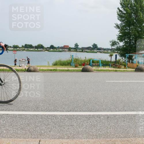 21.06.2025 - 27. Vierlanden-Triathlon H.Heesch http://msf.ph/oto/8021661 15.06.2025 12:05:24 Radfahren 931, 969 meine-sportfotos.de