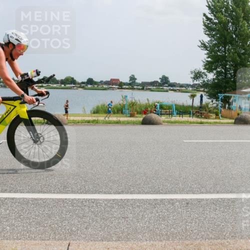 21.06.2025 - 27. Vierlanden-Triathlon H.Heesch http://msf.ph/oto/8021703 15.06.2025 12:05:28 Radfahren 931, 957, 989, 990, 991, 992, 993 meine-sportfotos.de