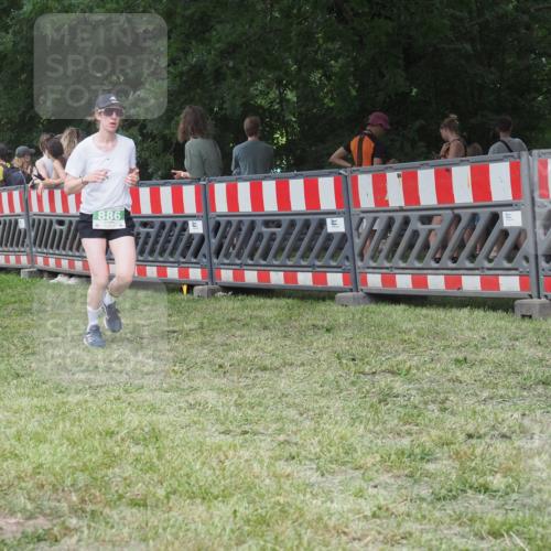 21.06.2025 - 27. Vierlanden-Triathlon KatJ http://msf.ph/oto/8021715 15.06.2025 13:20:55 Ziel 236, 649 meine-sportfotos.de