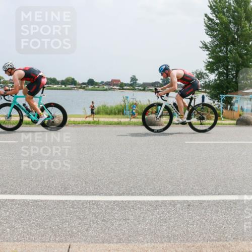 21.06.2025 - 27. Vierlanden-Triathlon H.Heesch http://msf.ph/oto/8021729 15.06.2025 12:05:29 Radfahren 931, 957, 989, 990, 991, 992, 993 meine-sportfotos.de