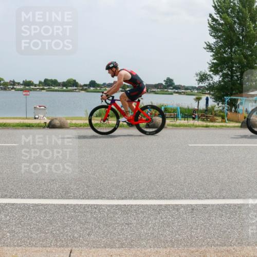 21.06.2025 - 27. Vierlanden-Triathlon H.Heesch http://msf.ph/oto/8021753 15.06.2025 12:05:29 Radfahren 931, 957, 989, 990, 991, 992, 993 meine-sportfotos.de