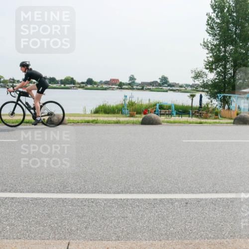 15.06.2025 - 27. Vierlanden-Triathlon H.Heesch http://msf.ph/oto/8021781 15.06.2025 10:27:30 Radfahren 165, 176, 492, 522, 549, 628 meine-sportfotos.de