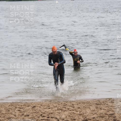 21.06.2025 - 27. Vierlanden-Triathlon MichiJ http://msf.ph/oto/8021794 15.06.2026 10:52:09 Schwimmen 693 meine-sportfotos.de