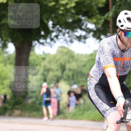 15.06.2025 - 7 Türme Triathlon Yannick Fuchs http://msf.ph/oto/8021823 15.06.2025 13:33:51 Radfahren 1139, 1142 meine-sportfotos.de