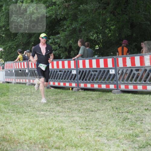 21.06.2025 - 27. Vierlanden-Triathlon KatJ http://msf.ph/oto/8021861 15.06.2025 13:21:08 Ziel 782 meine-sportfotos.de