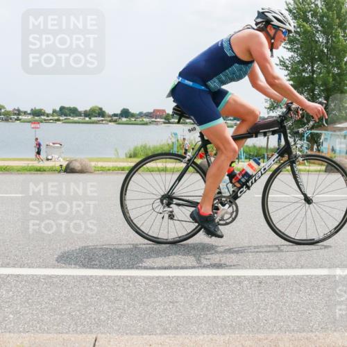 21.06.2025 - 27. Vierlanden-Triathlon H.Heesch http://msf.ph/oto/8021873 15.06.2025 12:05:38 Radfahren 251, 891, 940 meine-sportfotos.de