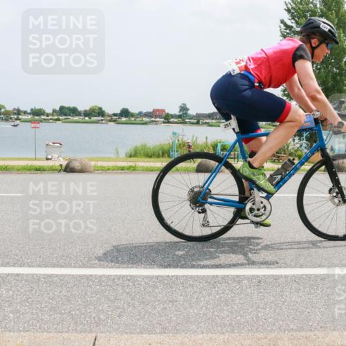 21.06.2025 - 27. Vierlanden-Triathlon H.Heesch http://msf.ph/oto/8021976 15.06.2025 12:05:43 Radfahren 251 meine-sportfotos.de