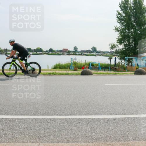 15.06.2025 - 27. Vierlanden-Triathlon H.Heesch http://msf.ph/oto/8021992 15.06.2025 09:56:31 Radfahren 151, 218 meine-sportfotos.de