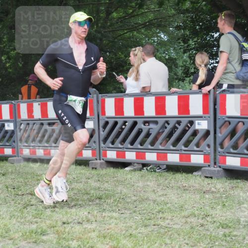 21.06.2025 - 27. Vierlanden-Triathlon KatJ http://msf.ph/oto/8021993 15.06.2025 13:21:10 Ziel 782 meine-sportfotos.de