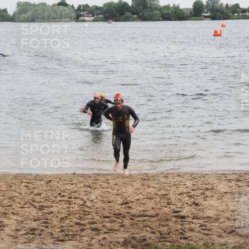 21.06.2025 - 27. Vierlanden-Triathlon MichiJ http://msf.ph/oto/8022010 15.06.2026 10:52:15 Schwimmen 652, 693, 759 meine-sportfotos.de