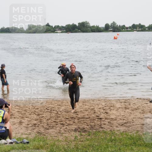 21.06.2025 - 27. Vierlanden-Triathlon MichiJ http://msf.ph/oto/8022076 15.06.2026 10:52:17 Schwimmen 652, 693, 759 meine-sportfotos.de