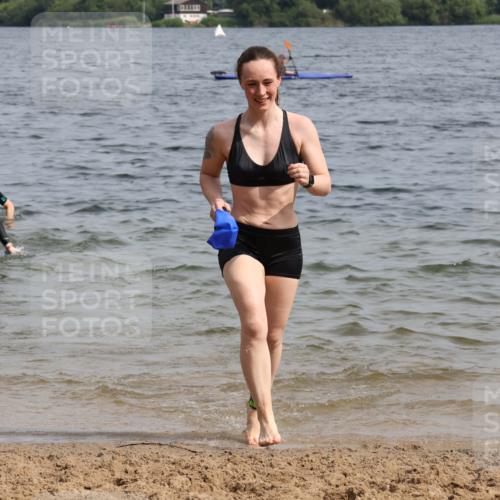15.06.2025 - 27. Vierlanden-Triathlon Lena Gebhardt http://msf.ph/oto/8022119 15.06.2025 10:19:41 Schwimmen 503, 539, 578, 603 meine-sportfotos.de