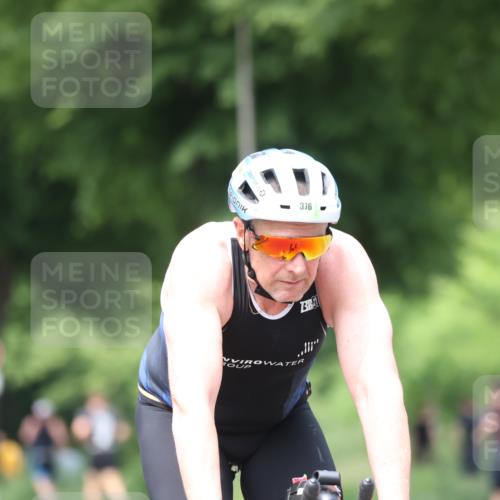15.06.2025 - 7 Türme Triathlon Yannick Fuchs http://msf.ph/oto/8022127 15.06.2025 13:34:03 Radfahren 376, 926, 1180 meine-sportfotos.de