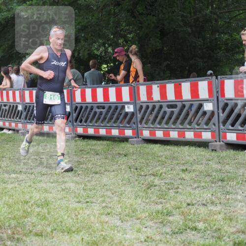 21.06.2025 - 27. Vierlanden-Triathlon KatJ http://msf.ph/oto/8022133 15.06.2025 13:21:22 Ziel 805, 810 meine-sportfotos.de