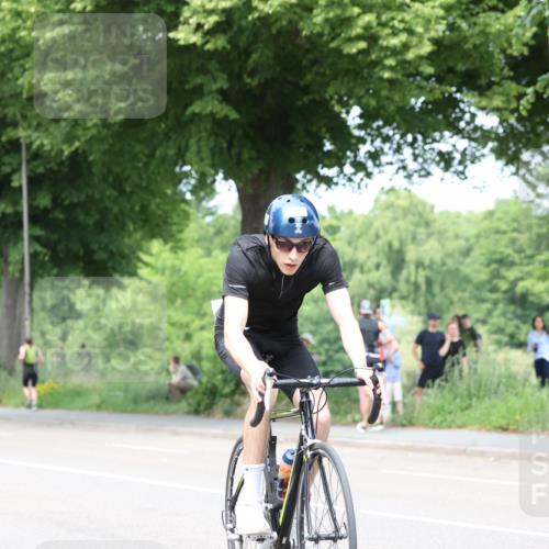 15.06.2025 - 7 Türme Triathlon Yannick Fuchs http://msf.ph/oto/8022153 15.06.2025 13:34:12 Radfahren 531, 801, 942 meine-sportfotos.de