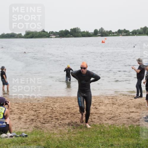 21.06.2025 - 27. Vierlanden-Triathlon MichiJ http://msf.ph/oto/8022220 15.06.2026 10:52:22 Schwimmen 652, 682, 759 meine-sportfotos.de