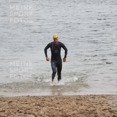 21.06.2025 - 27. Vierlanden-Triathlon MichiJ http://msf.ph/oto/8022231 15.06.2026 10:52:25 Schwimmen 652, 682, 759 meine-sportfotos.de