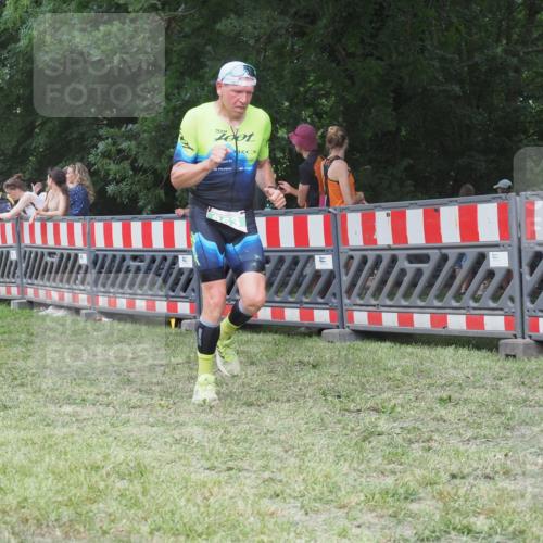 21.06.2025 - 27. Vierlanden-Triathlon KatJ http://msf.ph/oto/8022237 15.06.2025 13:21:37 Ziel 844, 853 meine-sportfotos.de