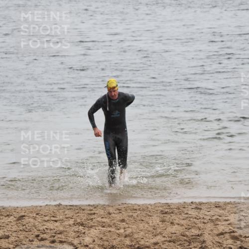 21.06.2025 - 27. Vierlanden-Triathlon MichiJ http://msf.ph/oto/8022239 15.06.2026 10:52:25 Schwimmen 652, 682, 759 meine-sportfotos.de