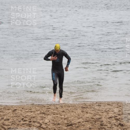 21.06.2025 - 27. Vierlanden-Triathlon MichiJ http://msf.ph/oto/8022258 15.06.2026 10:52:25 Schwimmen 652, 682, 759 meine-sportfotos.de