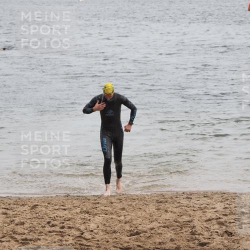 21.06.2025 - 27. Vierlanden-Triathlon MichiJ http://msf.ph/oto/8022265 15.06.2026 10:52:26 Schwimmen 652, 682, 759 meine-sportfotos.de