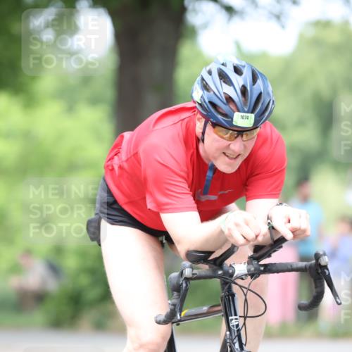 15.06.2025 - 7 Türme Triathlon Yannick Fuchs http://msf.ph/oto/8022272 15.06.2025 13:34:30 Radfahren 196, 910, 1074 meine-sportfotos.de