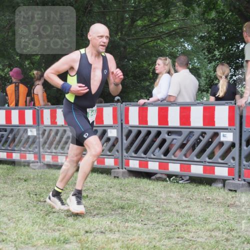 21.06.2025 - 27. Vierlanden-Triathlon KatJ http://msf.ph/oto/8022341 15.06.2025 13:21:45 Ziel 746, 844, 859 meine-sportfotos.de