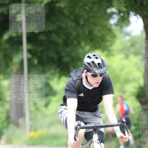15.06.2025 - 7 Türme Triathlon Yannick Fuchs http://msf.ph/oto/8022371 15.06.2025 13:34:35 Radfahren 196, 910 meine-sportfotos.de